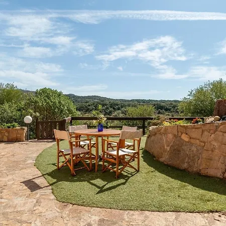 Blue Bay A Pochi Passi Dalla Baia Di Porto Luna Villa