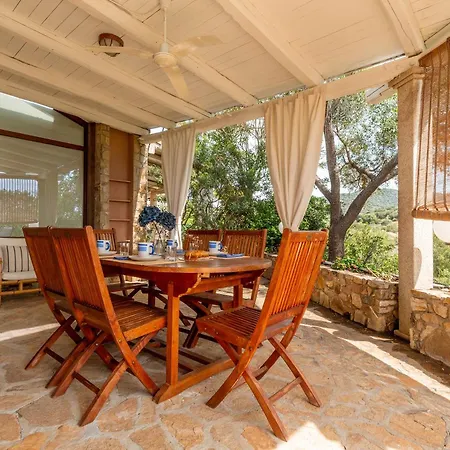 וילה Blue Bay A Pochi Passi Dalla Baia Di Porto Luna וילסימיוס