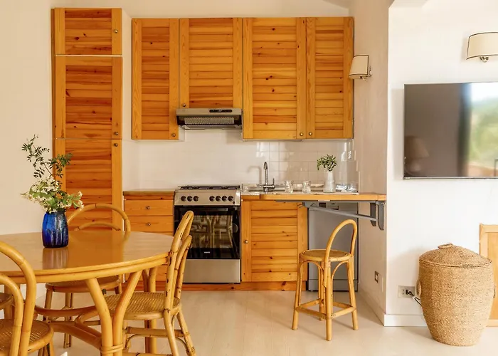 Blue Bay A Pochi Passi Dalla Baia Di Porto Luna