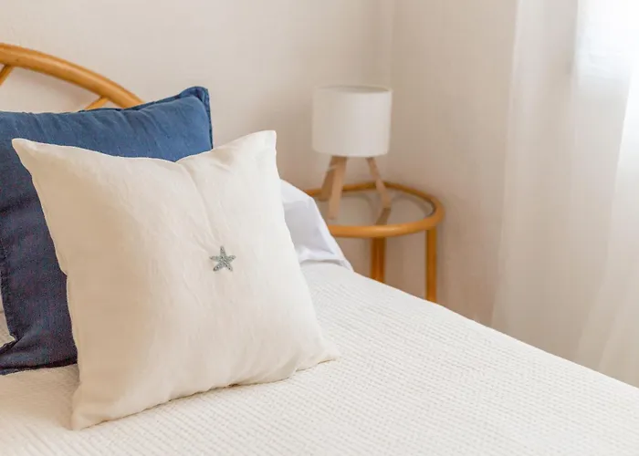 Blue Bay A Pochi Passi Dalla Baia Di Porto Luna Willa *