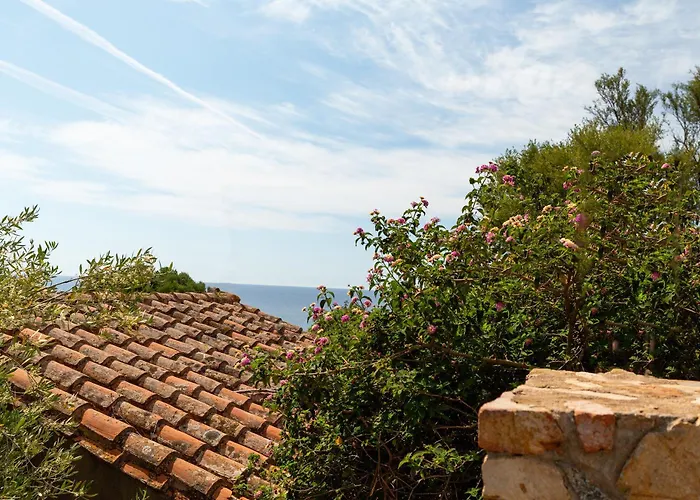 Villa Blue Bay A Pochi Passi Dalla Baia Di Porto Luna *