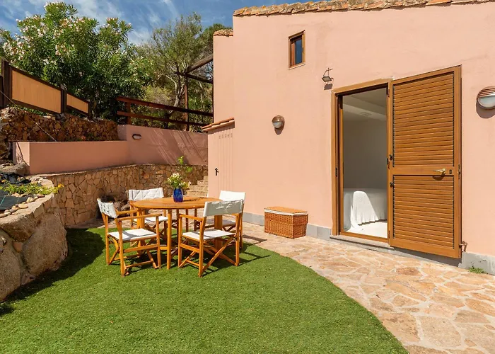 Blue Bay A Pochi Passi Dalla Baia Di Porto Luna