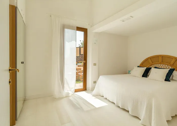 Villa Blue Bay A Pochi Passi Dalla Baia Di Porto Luna *