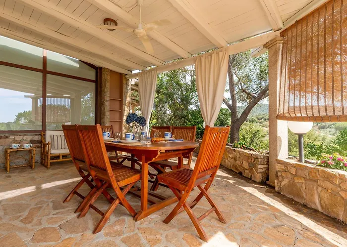 Villa Blue Bay A Pochi Passi Dalla Baia Di Porto Luna Villasimius