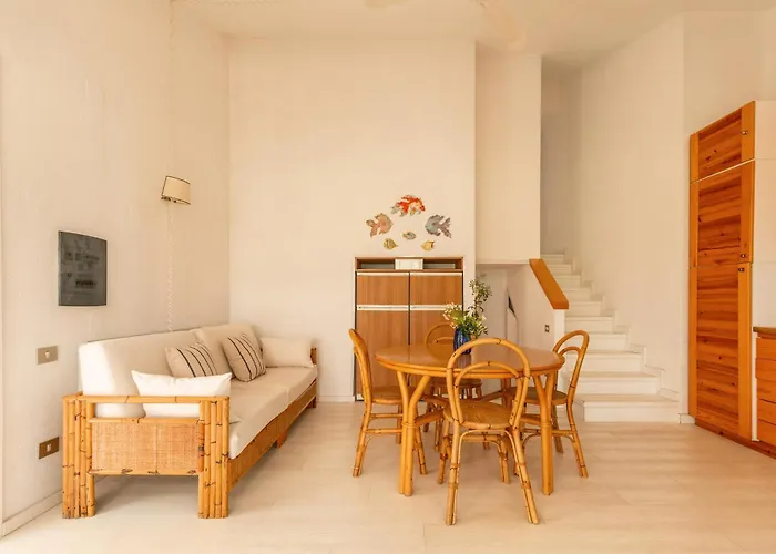 Villa Blue Bay A Pochi Passi Dalla Baia Di Porto Luna